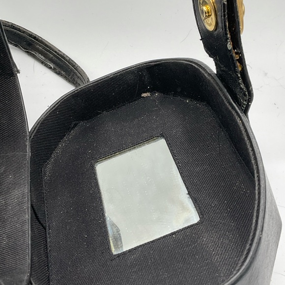 “VINTAGE” Faux Leather Unique Top Handle / Strap Gold Accents Bag. - Picture 10 of 13